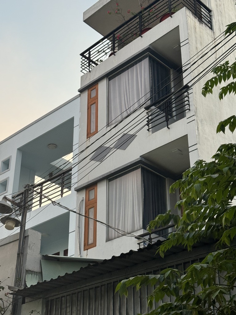 Hót - gấp Bán Nhà 4 Tầng Hẻm ôtô giá 5.6 tỷ P.Bình Hưng Hòa