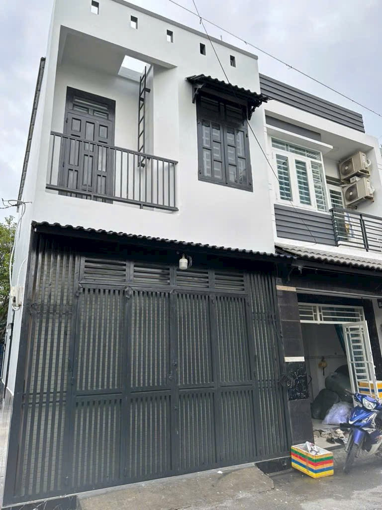 Bán nhà 2 tầng 4× 11m3  đường số 11 Phường Bình Hưng Hòa Quận Bình Tân