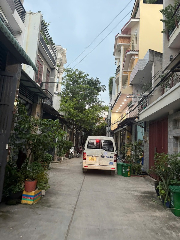 Bán nhà 50m² ngang 4m giá 4.95 tỷ tại Phường Bình Hưng Hòa Quận Bình Tân
