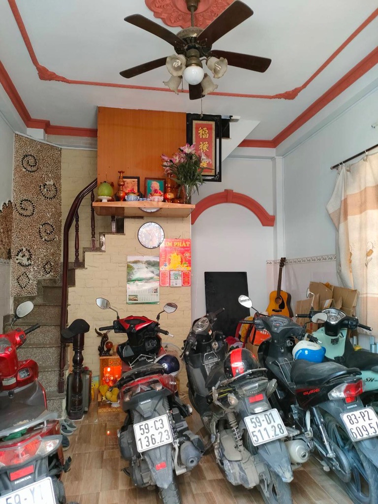 BÁN NHÀ 4 TẦNG HẺM XE TẢI - HƯƠNG LỘ 3 - GIÁP TÂN PHÚ  - ĐANG CHO THUÊ 10TR/TH – 50M2 – GIÁ 5.6 TỶ