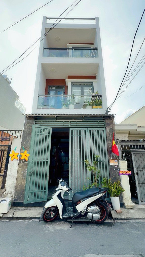 Nhà 3 Tầng, Hẻm ôtô, giá 5.9 tỷ Phường BHHB, Bình Tân.