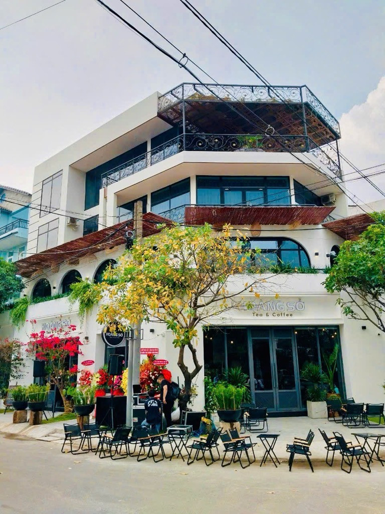 Nhà Góc 2 Mặt Tiền - 4 Tầng, DT: 190m² - ngang 10m , giá 22.5 tỷ Phường BHHB, Bình Tân.