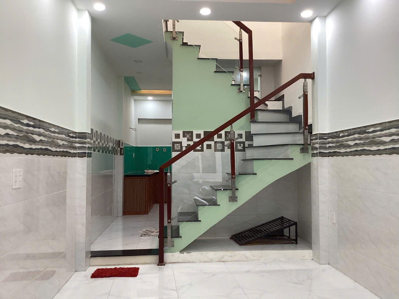 Cho thuê nhà nguyên căn đường Nguyễn Hữu Cảnh, gần chợ Nguyễn Duy Ninh