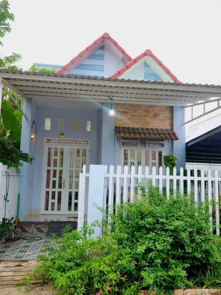 CHỦ NGỘP CẦN BÁN GẤP NHÀ NGAY MẶT TIỀN ĐƯỜNG LỚN. HXH 6M