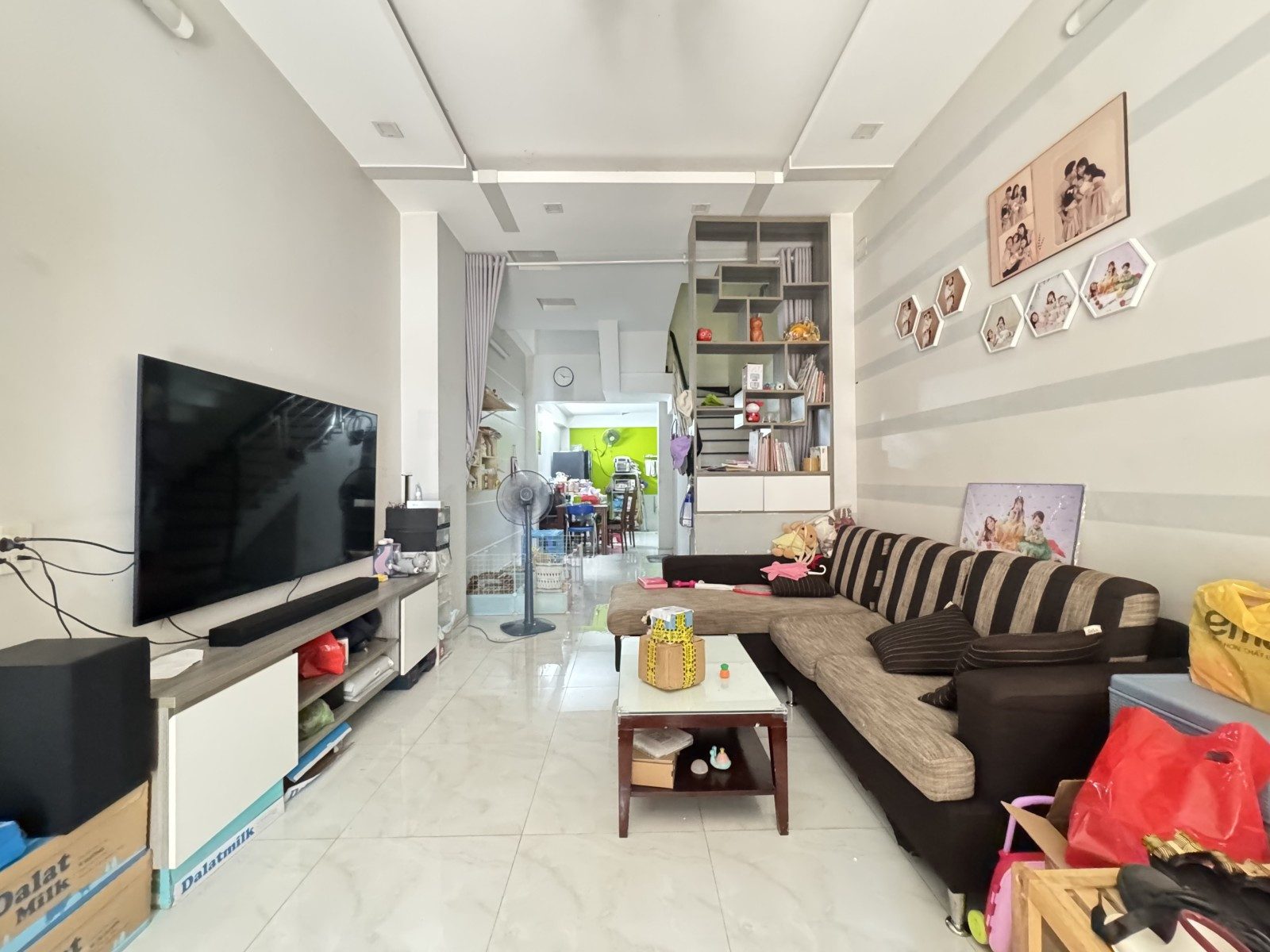 Bán nhà 3 lầu hẻm ô tô, 50m2 4PN-4WC phù hợp để ở và cho thuê CHDV