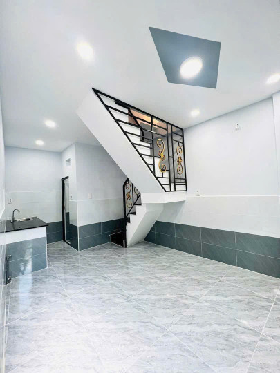 4x6 hẻm nhỏ 108 lê văn lương Q7