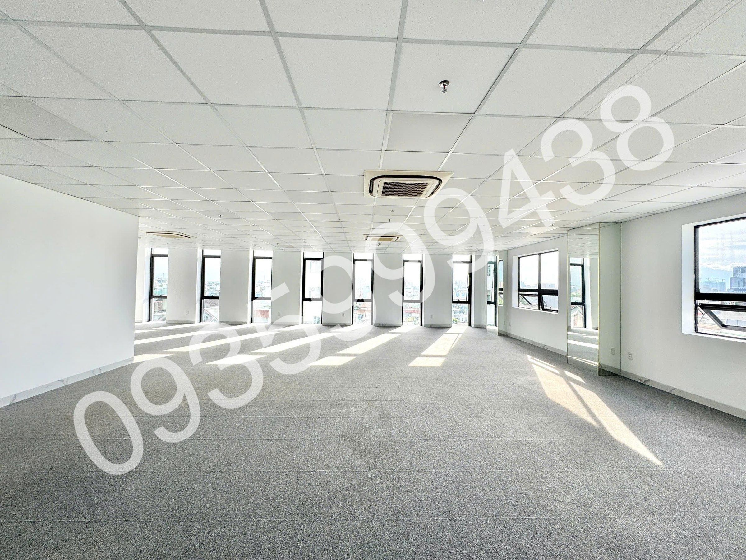 CHO THUÊ VĂN PHÒNG 125 M2 ĐƯỜNG NÚI THÀNH, NHIỀU CỬA SỔ, LH: 0935 999 438