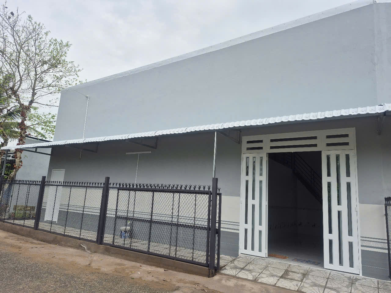 Cho thuê nhà nguyên căn cách Võ Văn Kiệt 200m