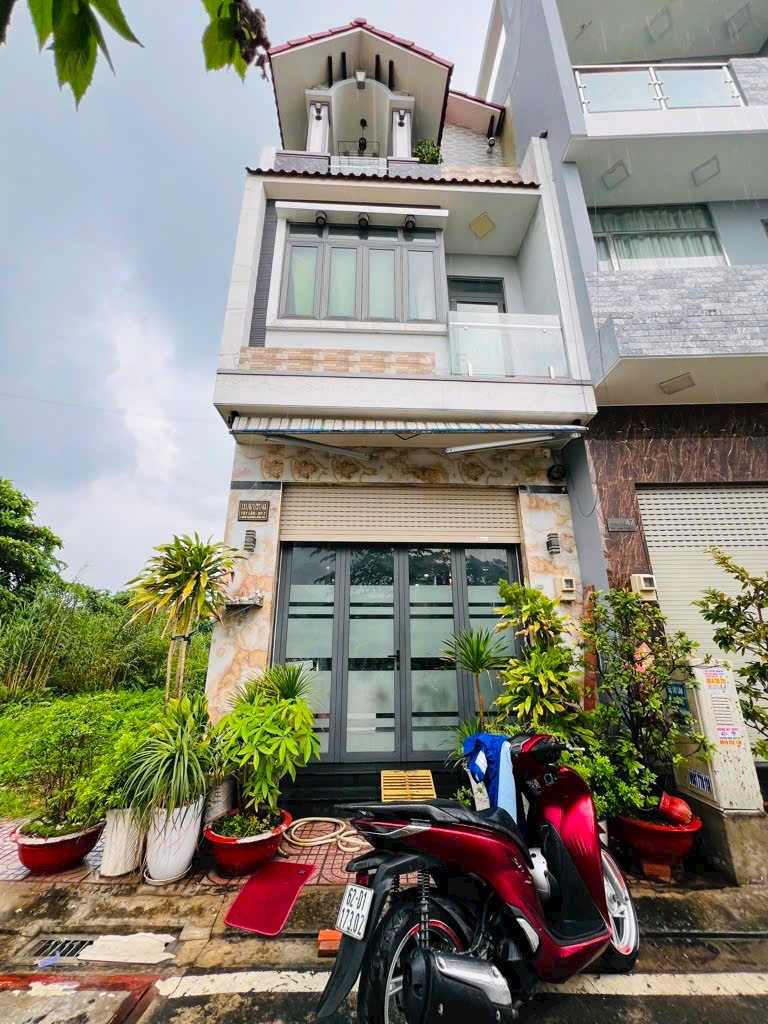 Bán nhà  3 tầng 42.×14m tây lân Phường Bình Trị Đông A Quận Bình Tân