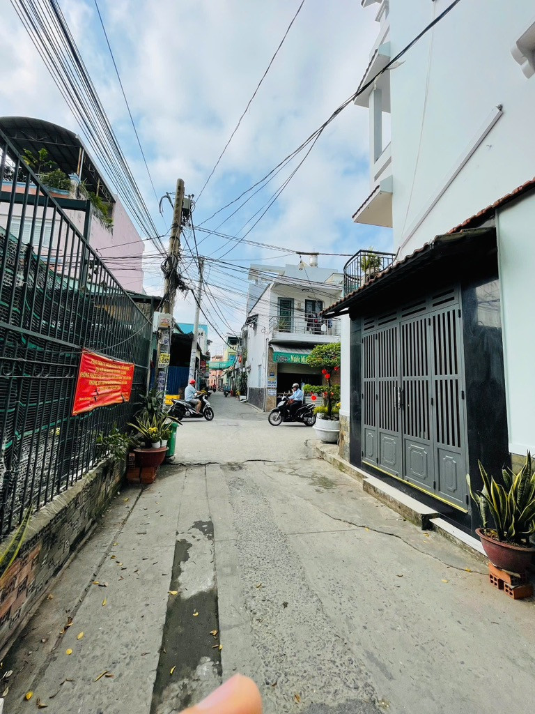 Bán nhà 2 tầng HXH  Bình Trị Đông Quận Bình Tân