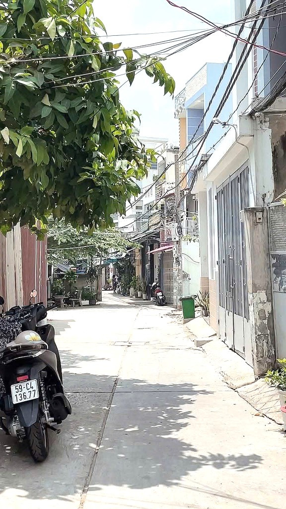 BÁN NHÀ TÊN LỬA BÌNH TÂN -  HẺM XE HƠI NGỦ TRONG NHÀ - 5 TẦNG - 60M - GIÁ 5.05 TỶ