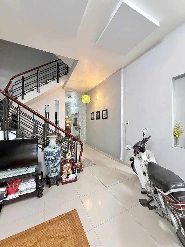 SIÊU PHẨM TÊN LỬA CÁCH AEON 200M- KHU BIỆT THỰ -DT5*20 4TẦNG MÁI BTCT -5PN KHÉP KÍN PHÒNG