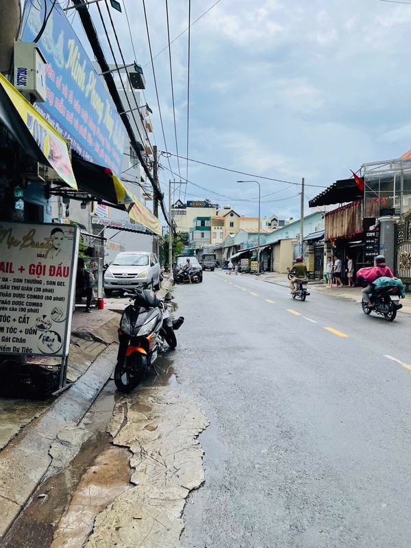 Bán nhà C4 186m²  mặt tiền trương phước phan Bình Tân
