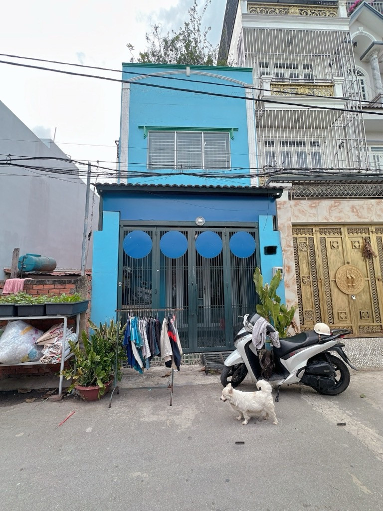 Bán nhà 3 Tầng, Hẻm 8m Thông, giá 4.7 tỷ Phường Bình Trị Đông , Bình Tân.