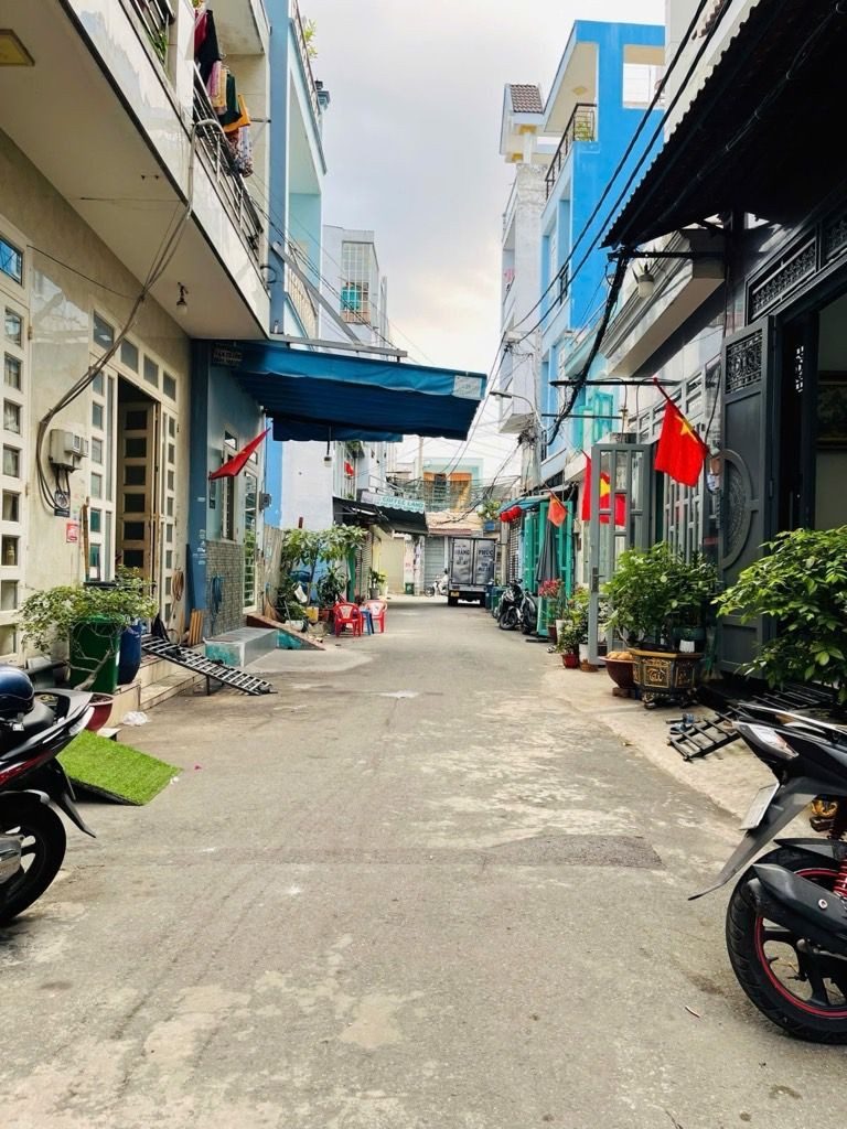 Bán nhà 67m² full thổ cư ngang 4m giá 6.9 tỷ tại Phường Bình Trị Đông