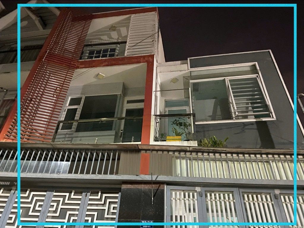 Bán nhà 3 Tầng , ngang 8m - Hẻm 8m, giá 8.1 tỷ Phường BTĐA, Bình Tân
