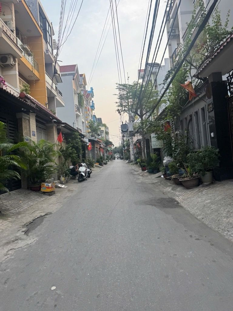 Bán nhà 133m² full thổ cư ngang 8m giá 11.7 tỷ tại Phường Bình Trị Đông