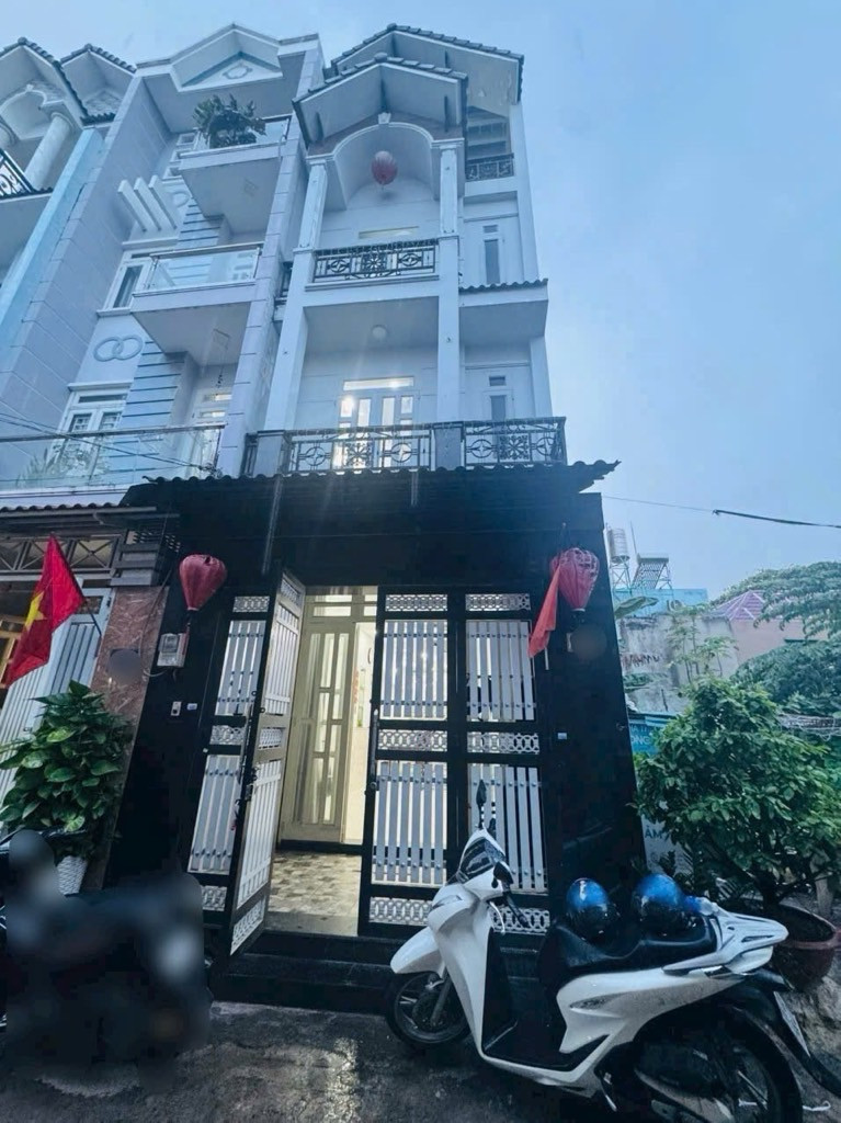 Bán nhà 4 Tầng Hẻm xe hơi giá 5.75 tỷ Quận Bình Tân