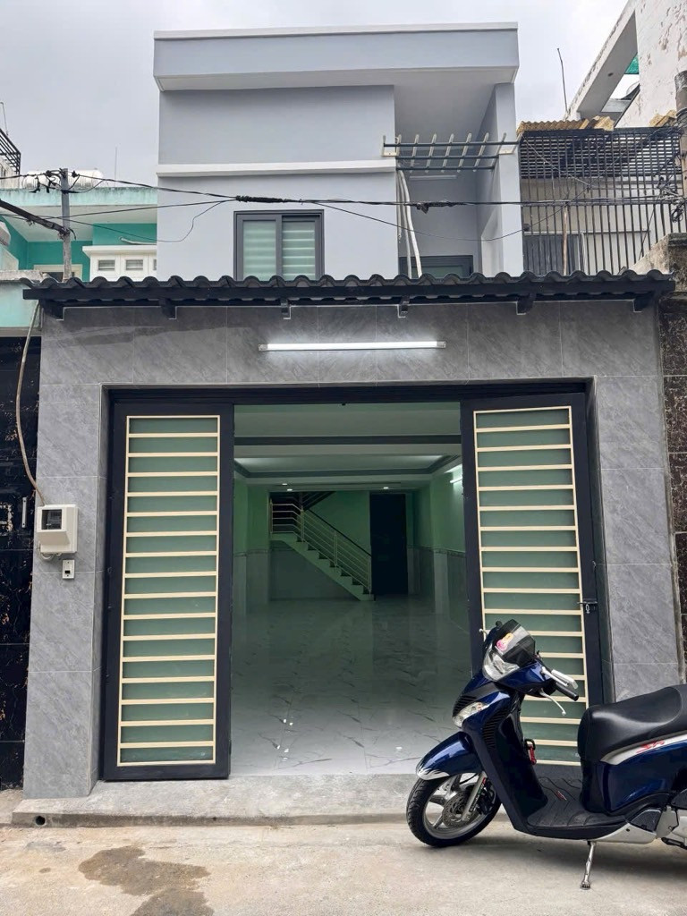 Bán nhà mặt tiền 2 tầng hẻm ôtô giá 5.2 tỷ Bình Tân