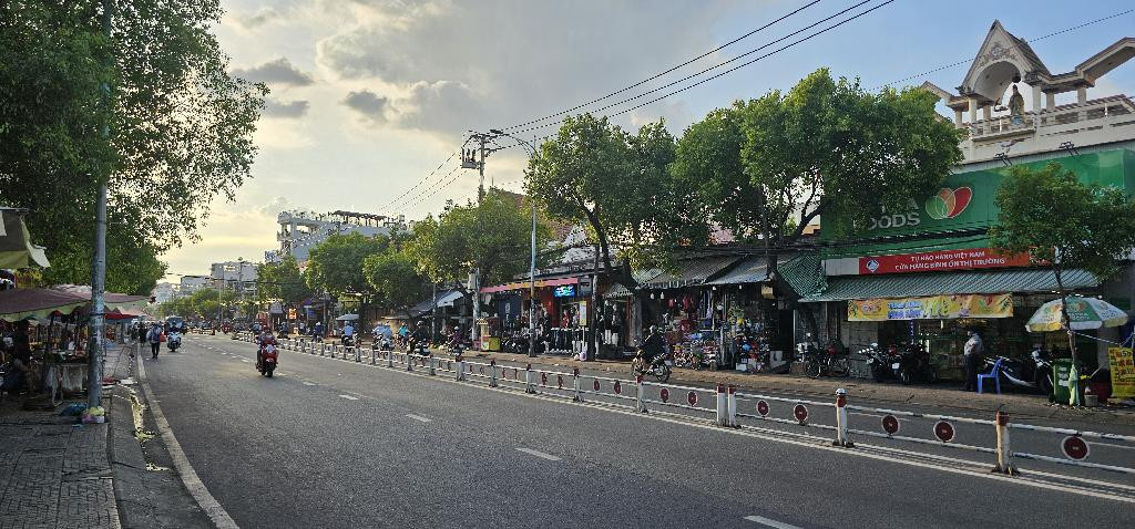 Bán nhà 3 Tầng mặt tiền Lê Văn Quới Bình Tân