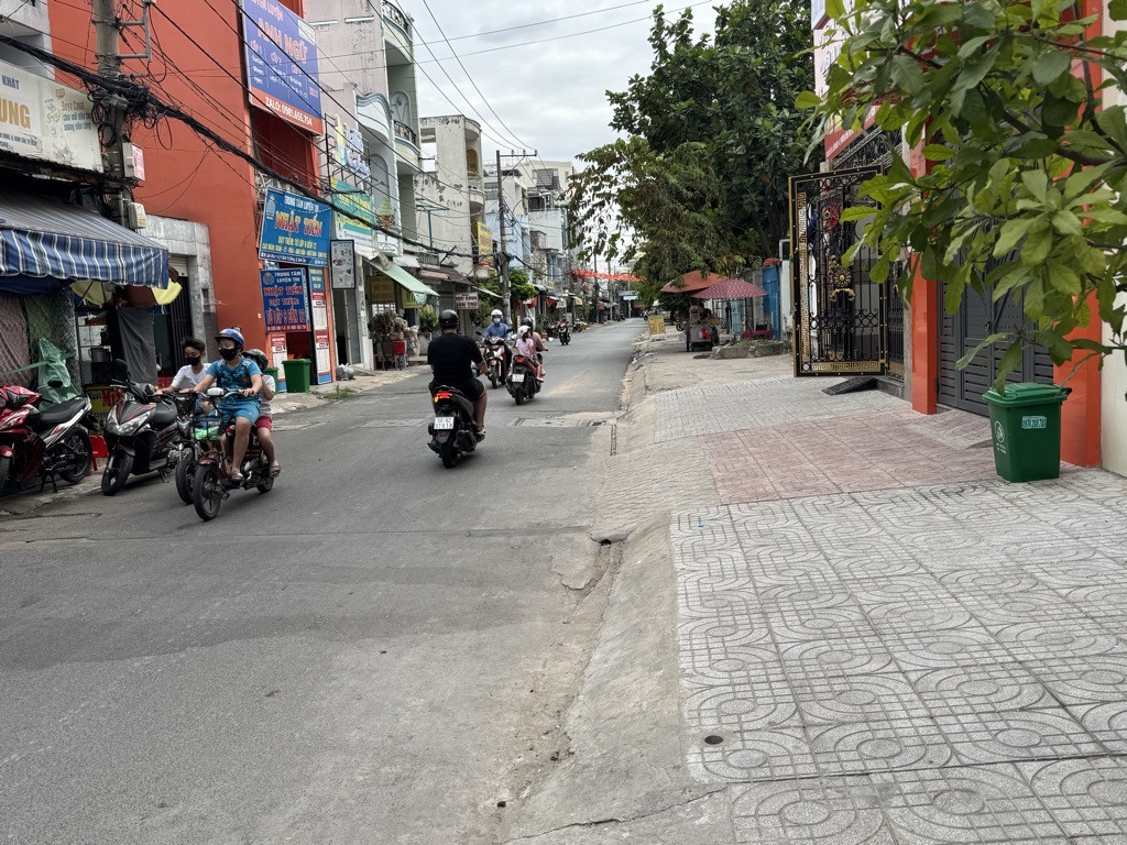 Bán nhà 5tầng mặt tiền đường liên khu 1-6 Phường Bình Trị Đông Quận Bình Tân