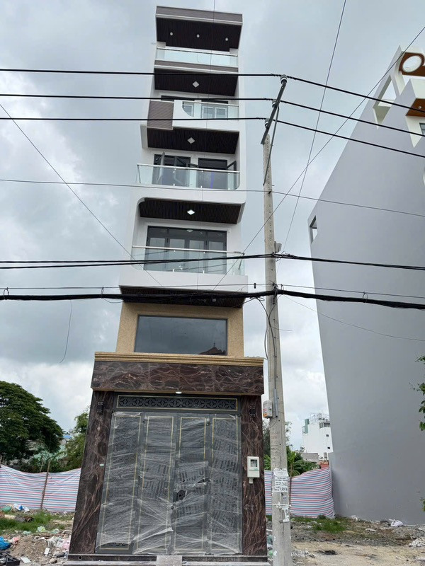 Bán nhà 72m² ngang 4m giá 13.5 tỷ tại Phường Bình Trị Đông Quận Bình Tân