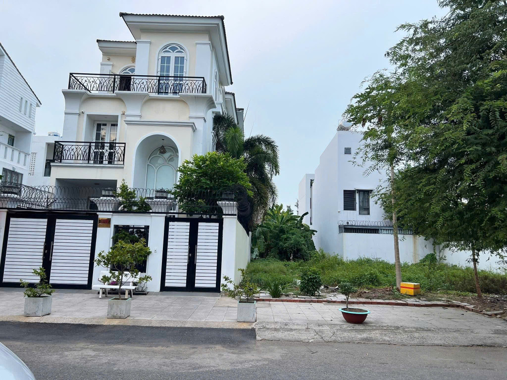 BDS  HVL BÁN LÔ C1 ĐÔNG THỦ THIÊM Q2