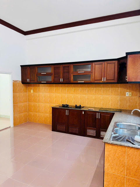 BDS   HVL Chính chủ gửi bán nhanh căn nhà đẹp 3 lầu mặt tiền đường 49 khu vực dự án mười mẫu phường bình trưng Q2. Tp thủ Đức.