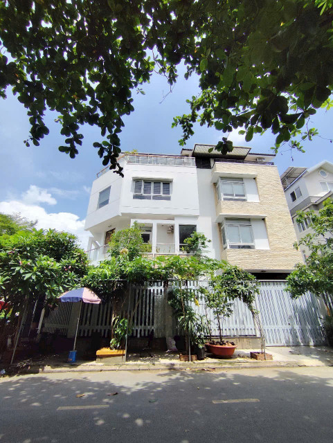 Bán nhà 210m² ngang 10.5m giá 48 tỷ Phường Bình Trưng
