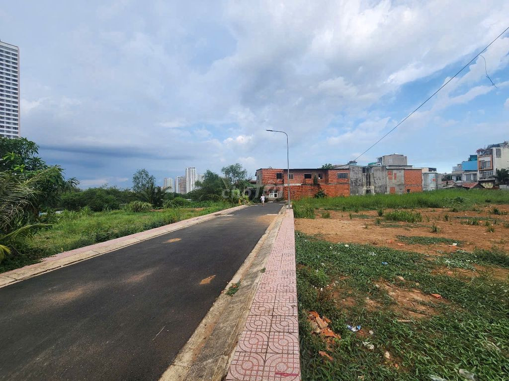 BÁN LÔ ĐẤT SÁT MT NGUYỄN DUY TRINH Q2 - DT 9300 M2 - 320 TỶ TL