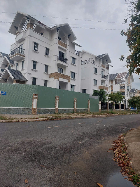 Bán nhà mặt tiền hẻm đường 28,gần bệnh viện Lê Văn Thịnh,100m2 chỉ với 6,5 tỷ