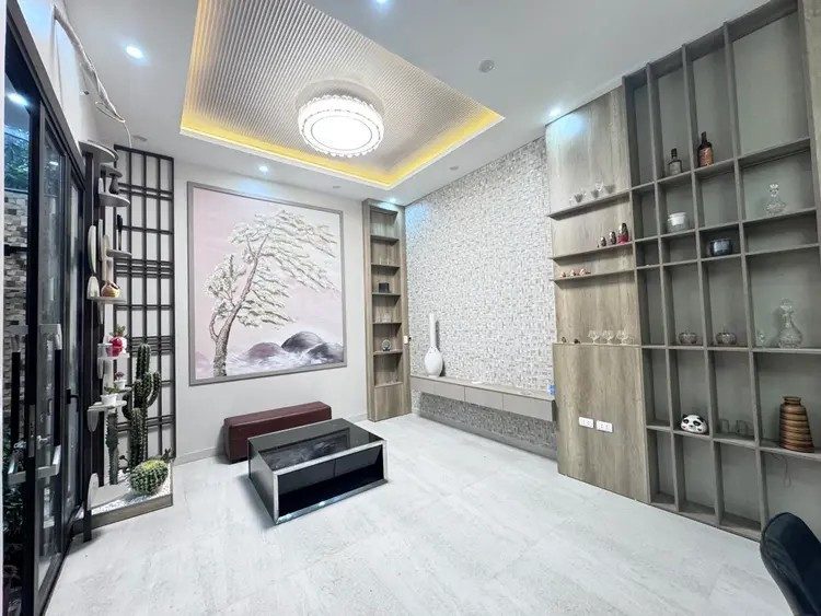 CHÍNH CHỦ BÁN NHÀ PHỐ NGUYỄN VĂN CỪ LONG BIÊN OTO ĐỖ CỬA CHỈ 11 TỶ
