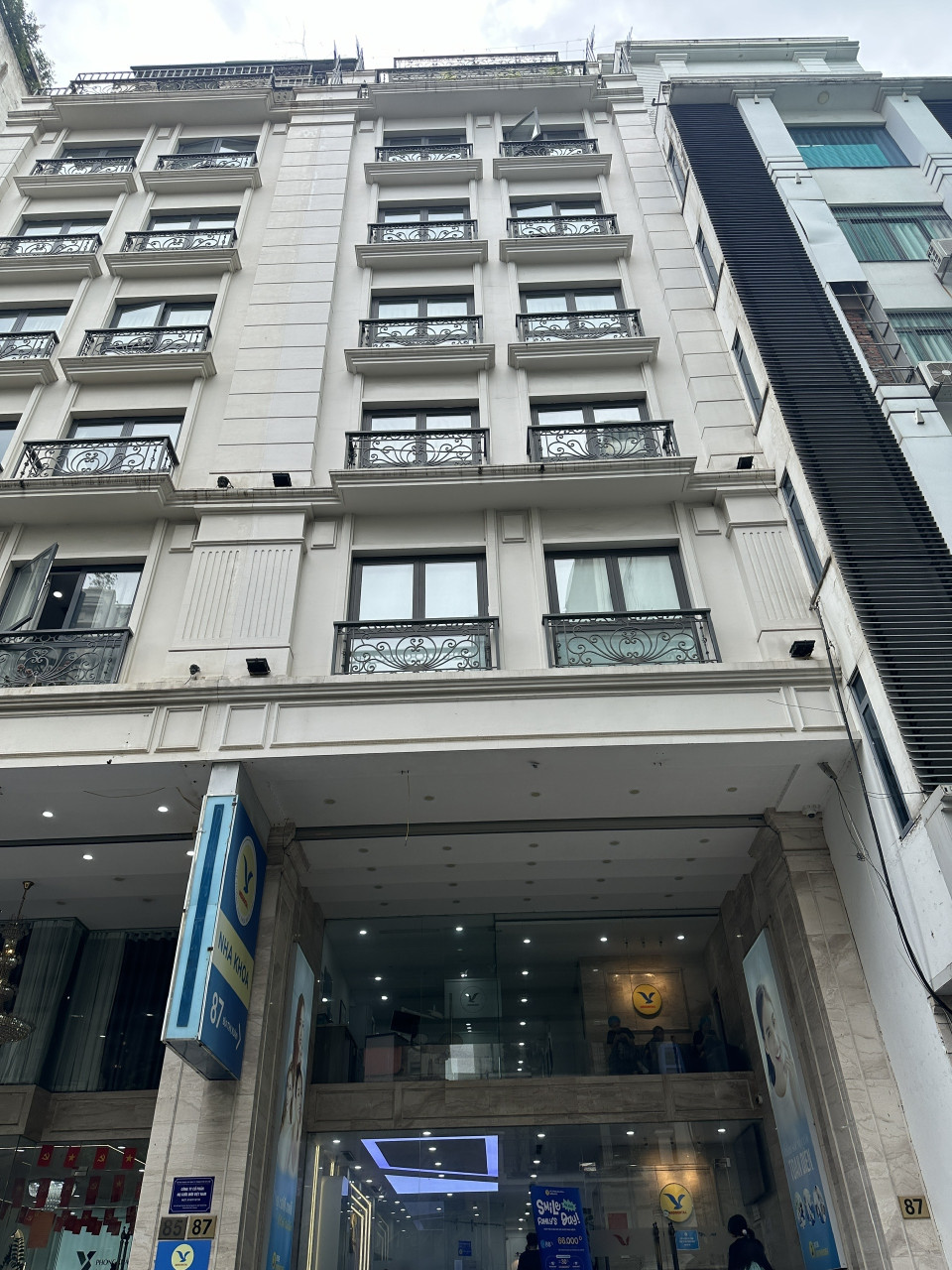 Bán tòa building 13 tầng phố Bùi Thị Xuân 230m mặt tiền 8m. Doanh thu hơn 300tr/th