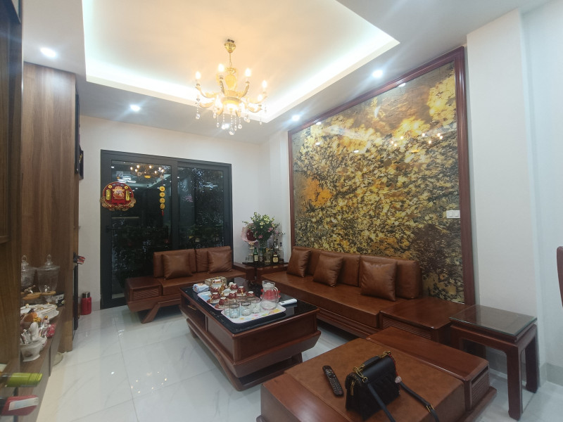 Bán nhà Mặt phố Hoàng Hoa Thám (Tây Hồ) 60.5m, 6 tầng, mt 3.6m, giá 30.8 tỷ