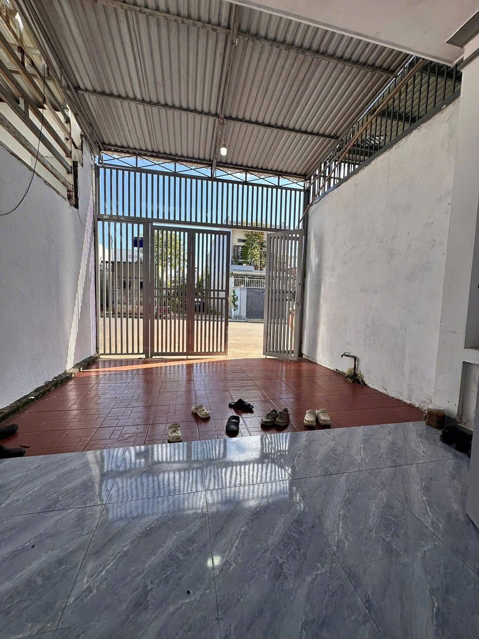 Bán nhà 140.2m² có sẵn 56m² thổ cư ngang 5.0m giá 5.7 tỷ tại Phường Buôn Ma Thuột