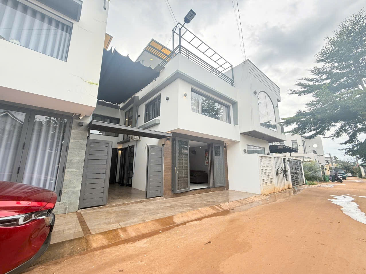 🌹 CĂN NHÀ 1 TRỆT 2 LẦU HẺM 473 YMOAN, PHƯỜNG BMT, NHÀ SIÊU TO, BAN CÔNG CHIL CHIL VIEW CỰC ĐẸP