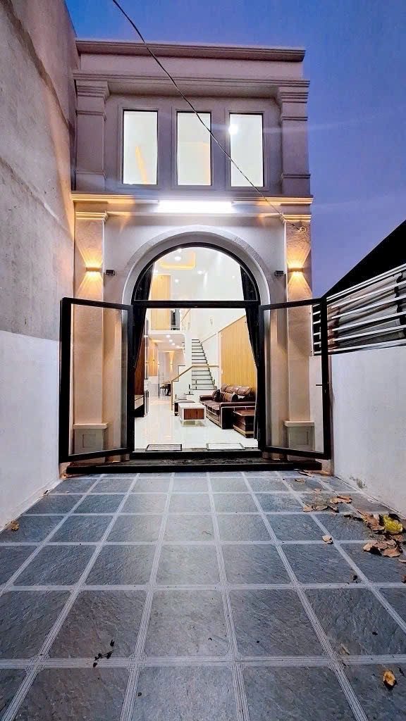 bán Nhà lầu mới 100% mặt tiền kinh doanh đường Nguyễn thị tồn Phường Biên Hoà Bửu Hoà