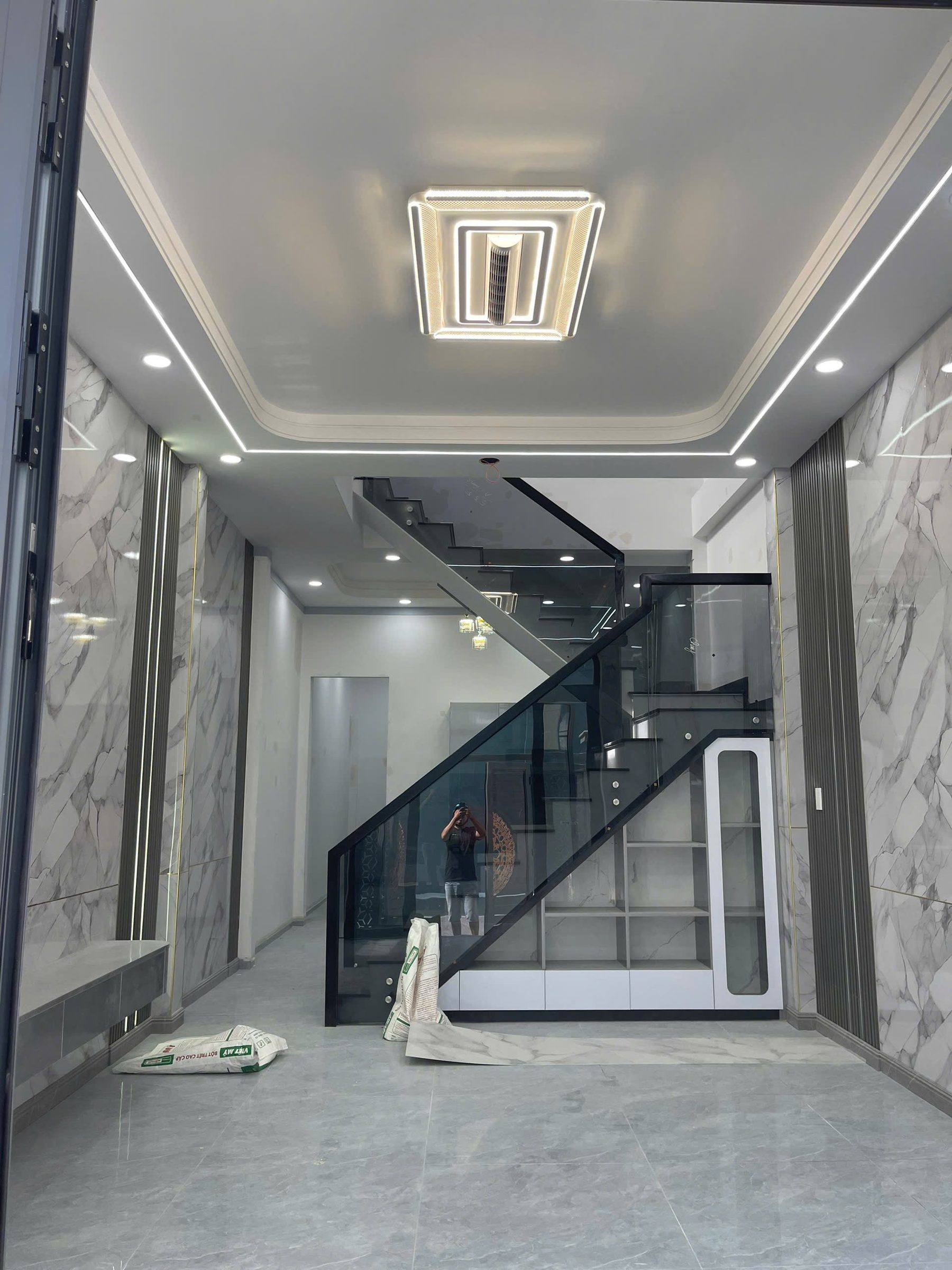 Bán Nhà 1Lầu 1Trệt Đầy Đủ Công Năng .68m2.  3Pn. Chỉ 2Tỷ850Tr