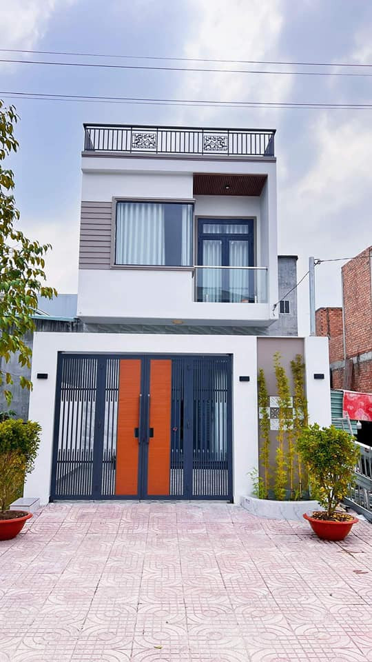 Bán nhà lầu xây kĩ, mới 100% giáp phường Bửu Long giá 2 tỷ hơn chút