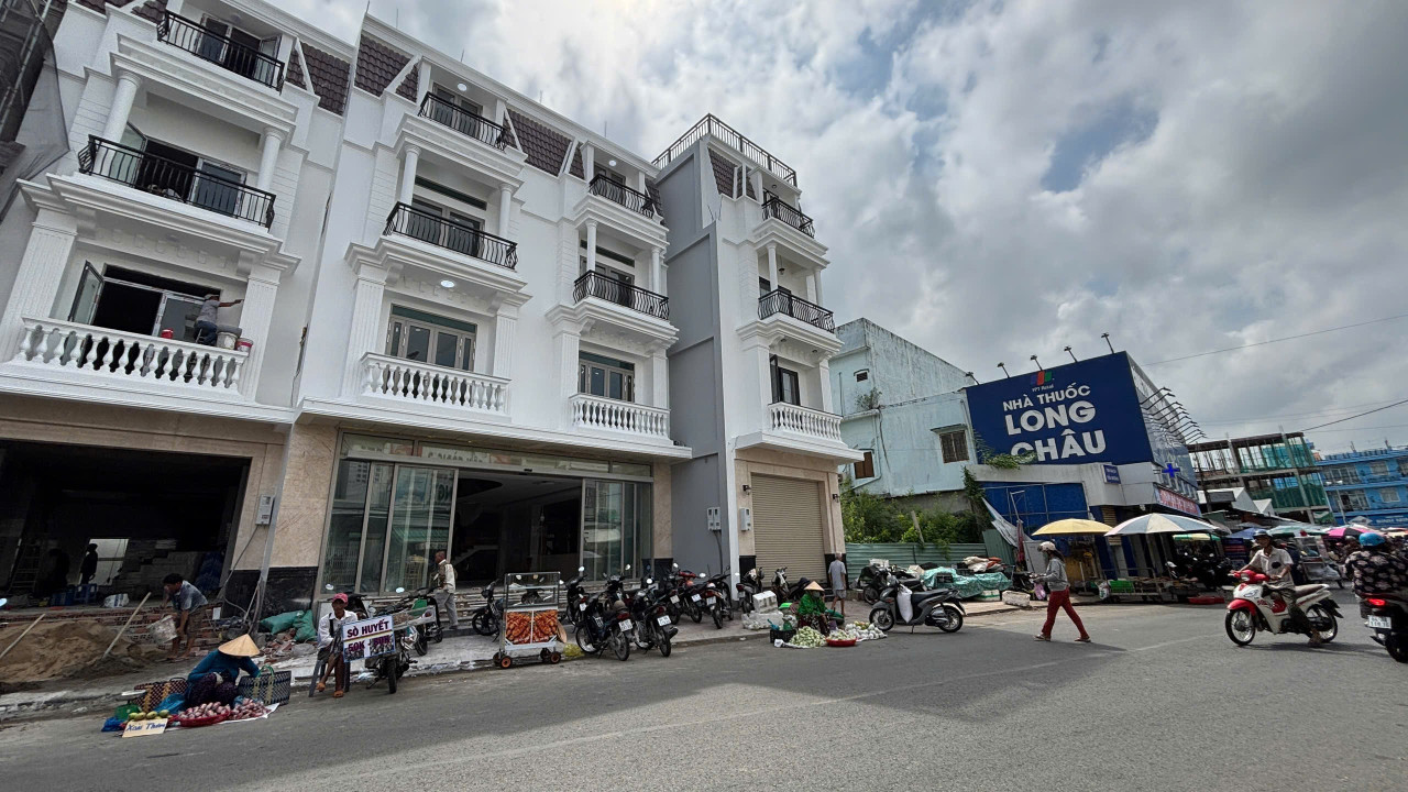 NHÀ 4 TẦNG MẶT TIỀN ĐƯỜNG NGÔ QUYỀN CHỢ BÌNH MINH