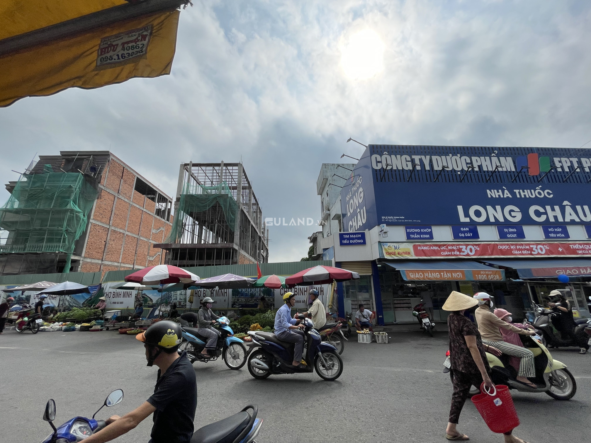 Bán nhà phố 1 trệt 3 lầu ngay chợ Bình Minh, mặt tiền đường Ngô Quyền