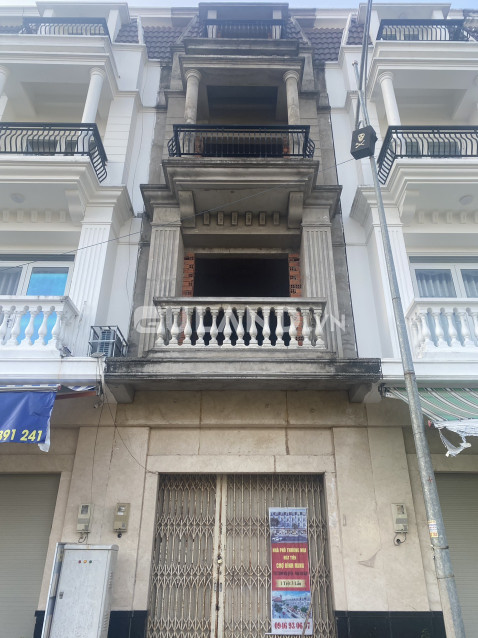 Bán nhà mặt tiền cổng chợ Bách Hóa Bình Minh - căn rẻ nhất dự án
