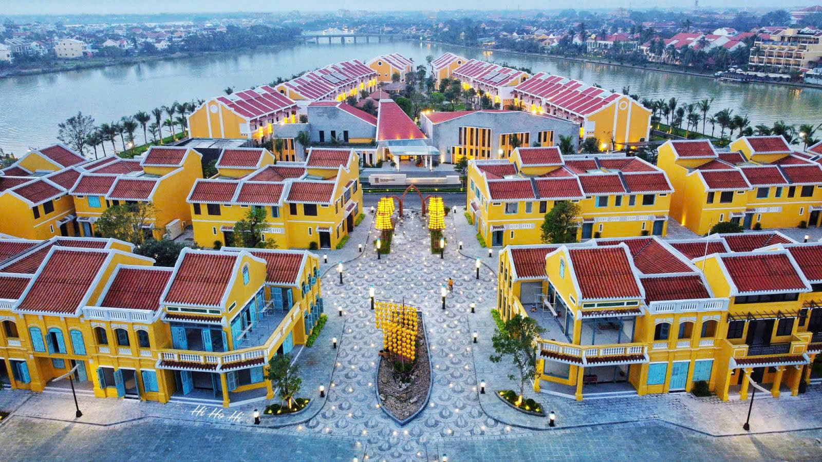 Bán gấp lô góc 'View triệu đô' ĐẢO KÝ ỨC - Hội An – 200m2 -  Mặt tiền 18m – Giá đầu tư cực tốt  8tyX .
