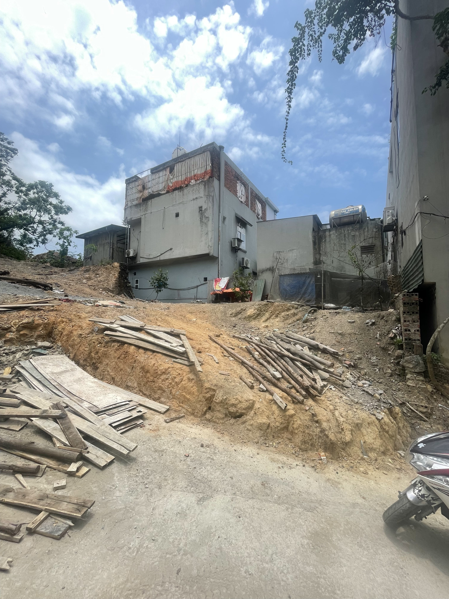 HƠN 1 TỶ SỞ LỮU LÔ ĐẤT BÒ SINH CAO THẮNG,HẠ LONG