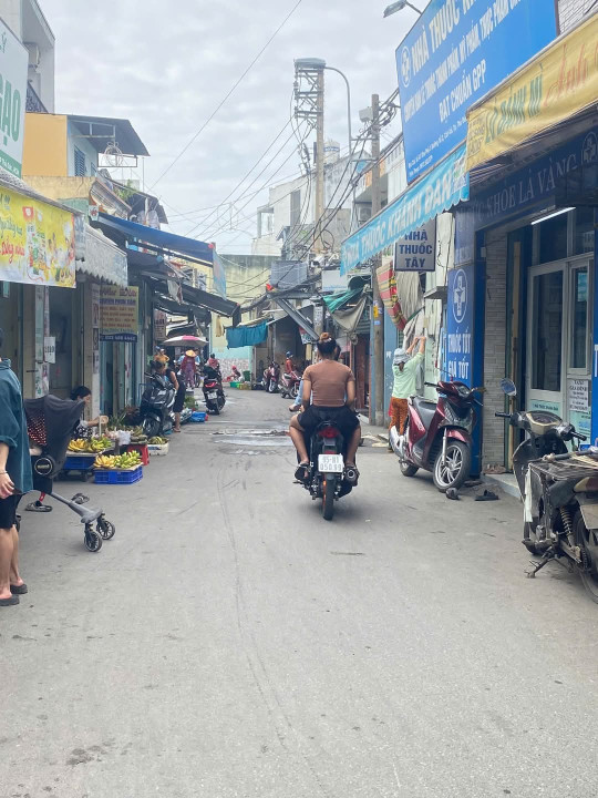 Bán nhà Quận 2 nhà ngay khu chợ đường số 2 phường Cát Lái Quận 2 ngang hơn 5m