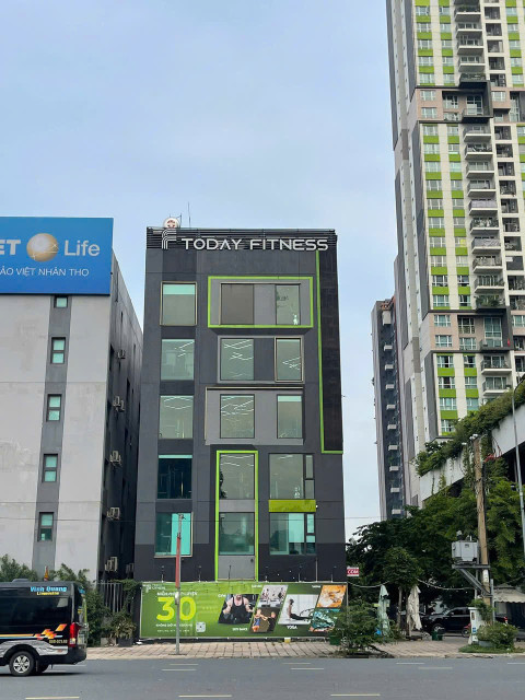 BDS HVL 🔥 CẦN SANG NHƯỢNG MẶT BẰNG 700M² – VỊ TRÍ ĐẸP, KẾT CẤU 8 SÀN – GIÁ TỐT!