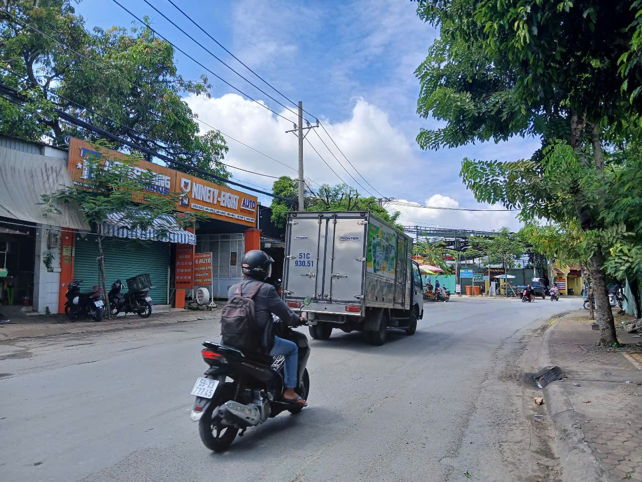 Bán đất Quận 2 🔥 Nhượng giá Tốt Đất full thổ Góc Đường xe Tải cách Lê Văn Thịnh 200m