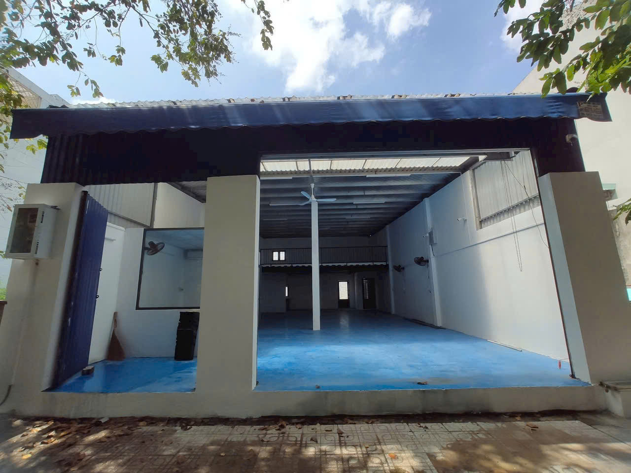 BDS  HVL [NC]  Cho thuê làm kho chứa hàng. Ngay Cảng Cát Lái, Thủ Đức. Nền sơn Epoxy sạch sẽ.