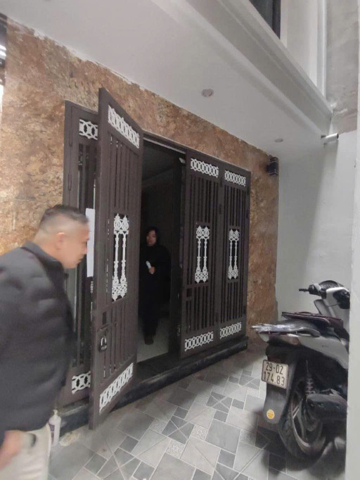 NHÀ MỚI KÍNH KOONG, GẦN HỒ CỰC THOÁNG, 6 TẦNG LỘC - 45M2, THANG MÁY ĐẦY ĐỦ, TRUNG TÂM ĐỐNG ĐA DƯỚI 10 TỶ!
