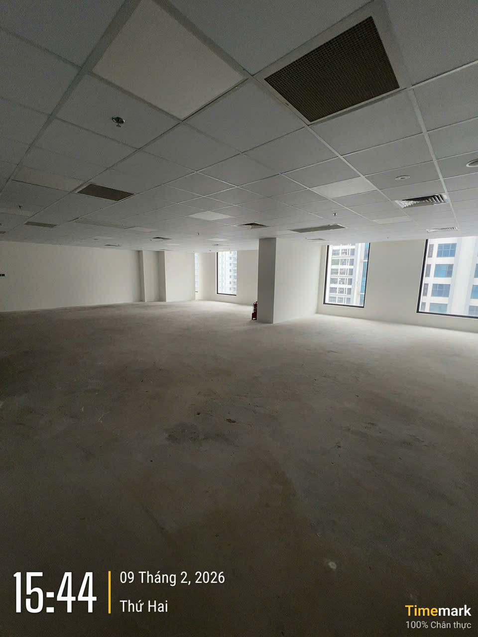 chính chủ cho thuê 80m2 sàn văn phòng tại Rox centre